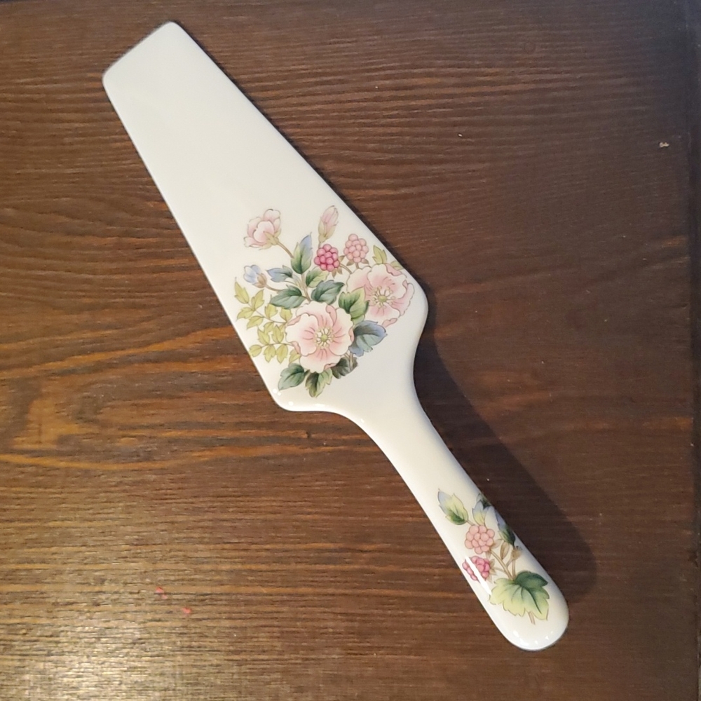 Vintage Andrea by Sadek Floral and Berries Porcelain Cake Pie Server 10"
